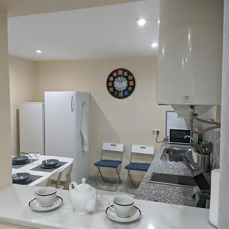 Apartment Lineros 24 *